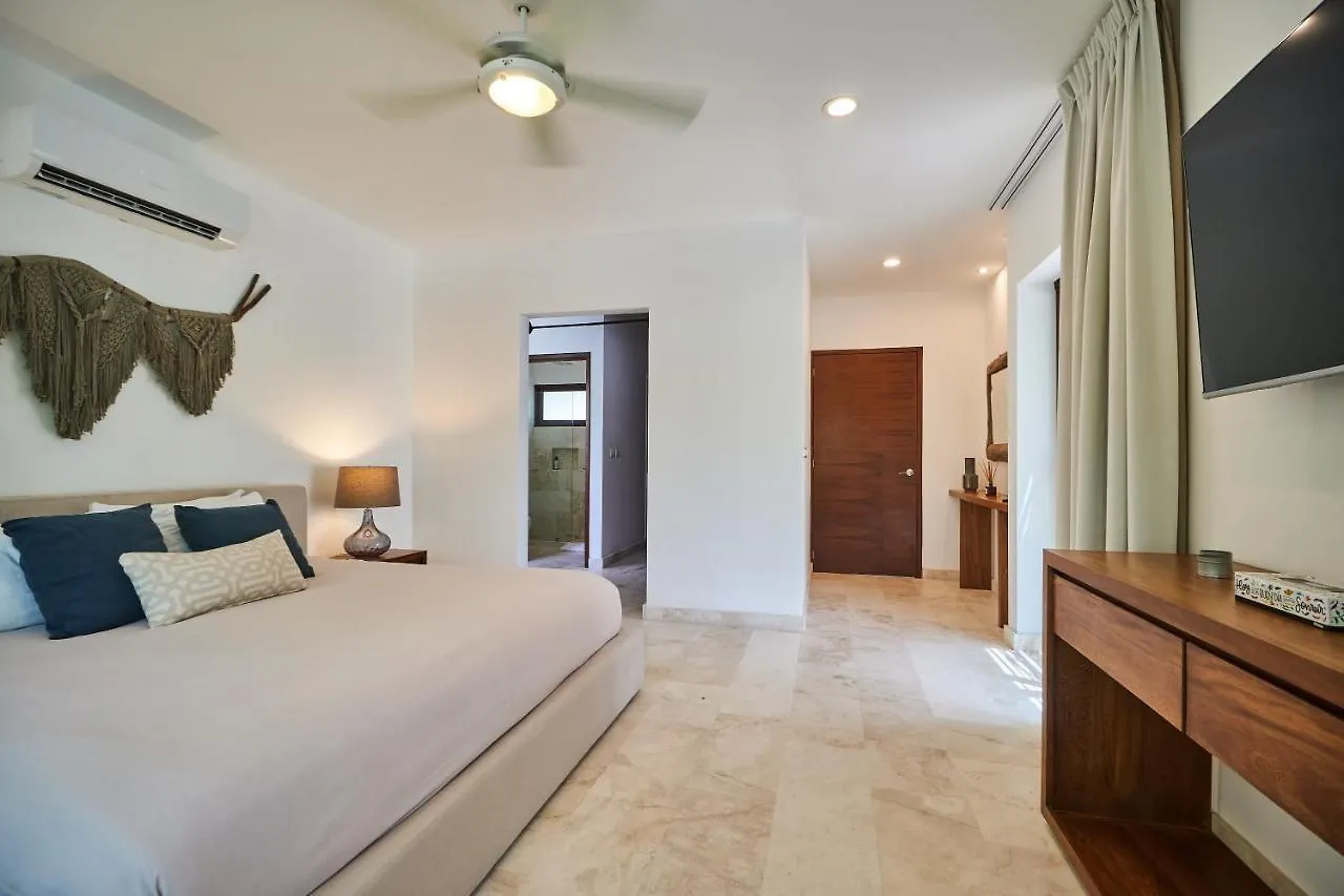 Casa Mallorca Tropical Vibes Private Pool Backyard With Grill Sunroof & Hammock Concierge & Wifi Tulum